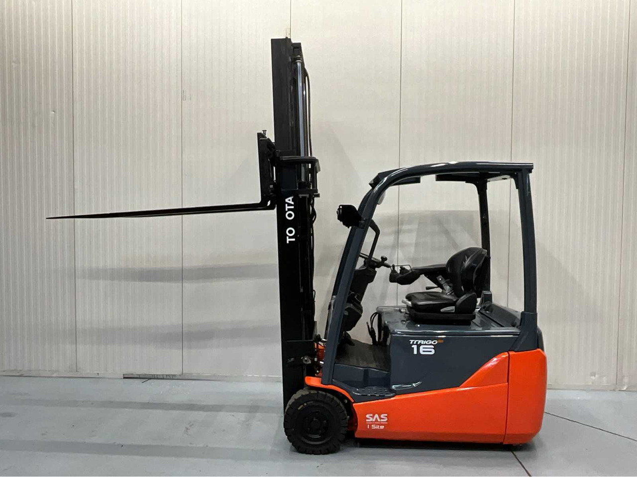 TOYOTA - 8FBE16T - FORKLIFT YEAR OF MANUFACTURE 2019- SPOONS 160CM - 7325 HOURS - SIDE-SHIFT - Вилочный погрузчик: фото 4 TOYOTA - 8FBE16T - FORKLIFT YEAR OF MANUFACTURE 2019- SPOONS 160CM - 7325 HOURS - SIDE-SHIFT - Вилочный погрузчик: фото 4