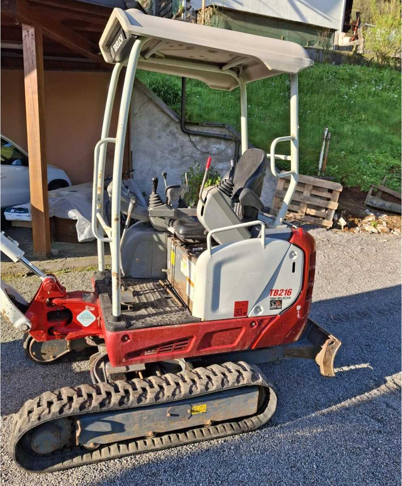 Takeuchi TB216 - Мини-экскаватор: фото 2 Takeuchi TB216 - Мини-экскаватор: фото 2