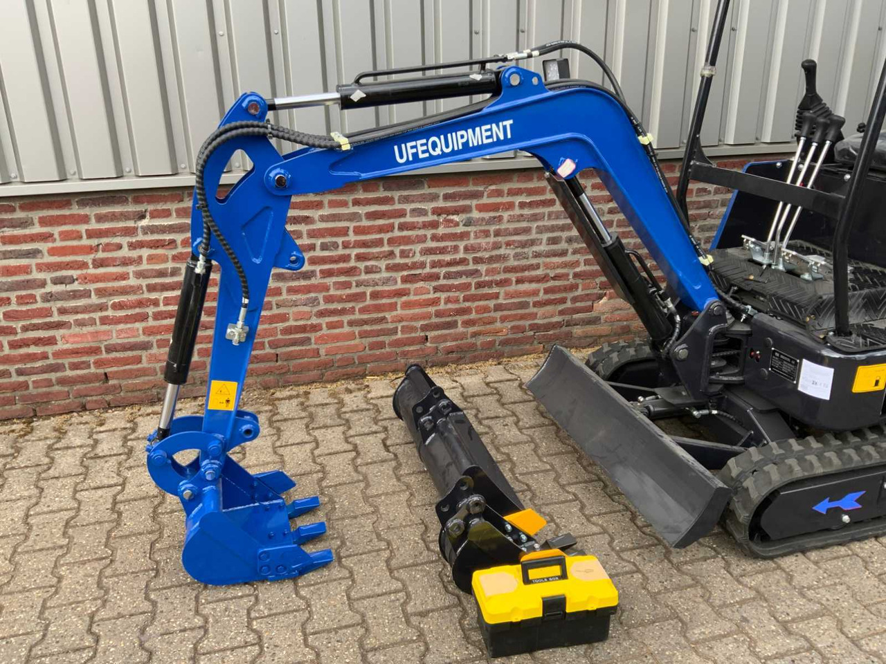 UF Equipment NM-E15 - Мини-экскаватор: фото 4 UF Equipment NM-E15 - Мини-экскаватор: фото 4