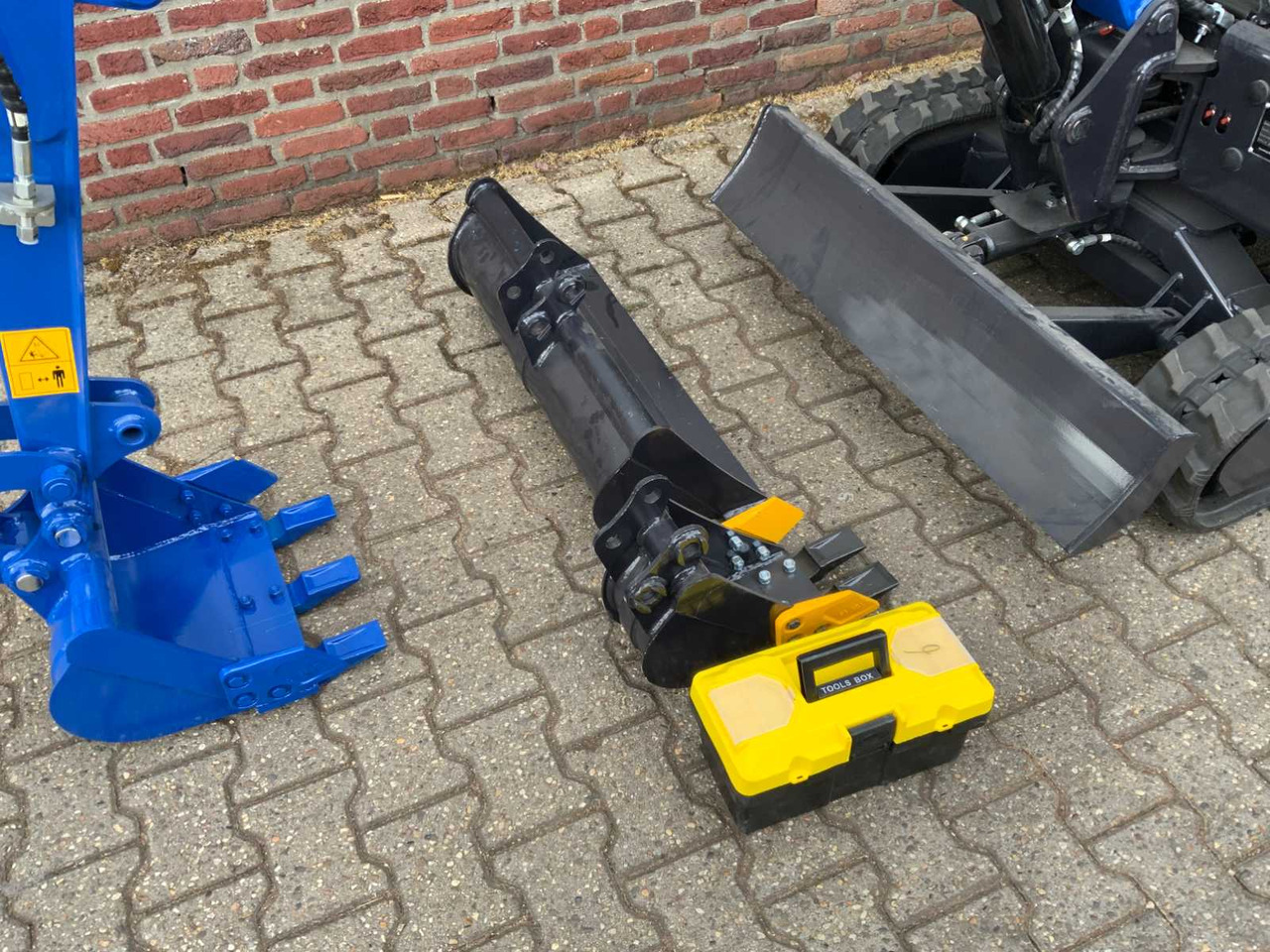 Гусеничный экскаватор UF Equipment NM-E15: фото 11