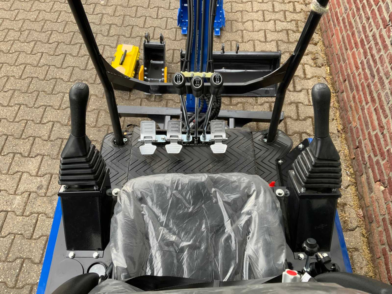 Гусеничный экскаватор UF Equipment NM-E15: фото 7