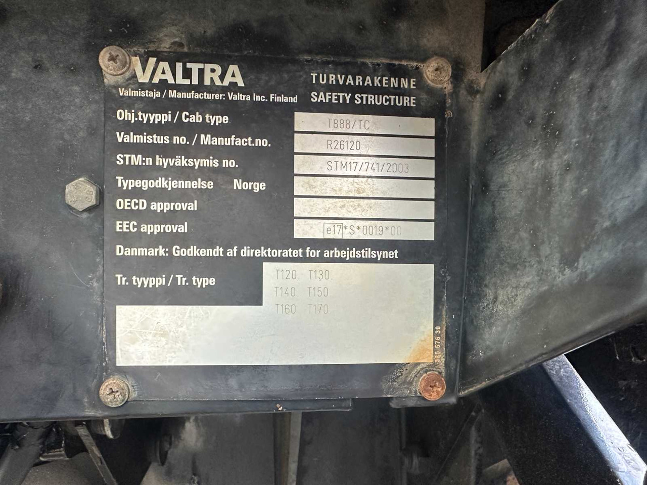 Трактор VALTRA - T150 - ALL-WHEEL DRIVE AGRICULTURAL TRACTOR: фото 19 Трактор VALTRA - T150 - ALL-WHEEL DRIVE AGRICULTURAL TRACTOR: фото 19