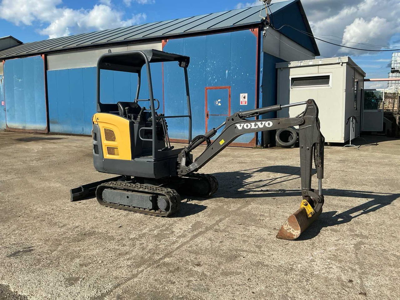 VOLVO - EC 18 D - MINI-EXCAVATOR - 2016 - Мини-экскаватор: фото 1 VOLVO - EC 18 D - MINI-EXCAVATOR - 2016 - Мини-экскаватор: фото 1
