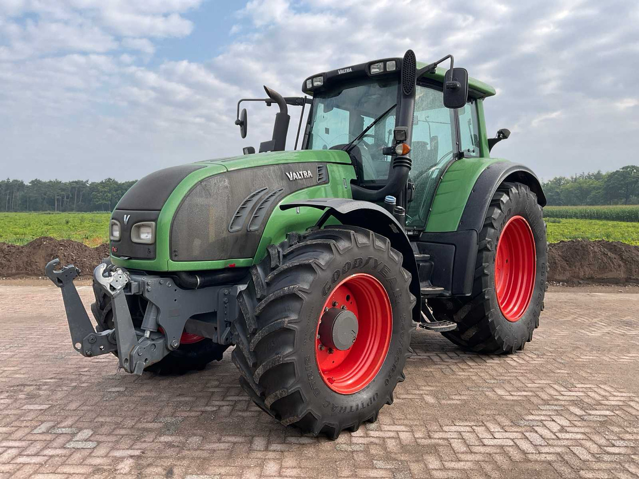 Valtra T163e - Трактор: фото 1 Valtra T163e - Трактор: фото 1