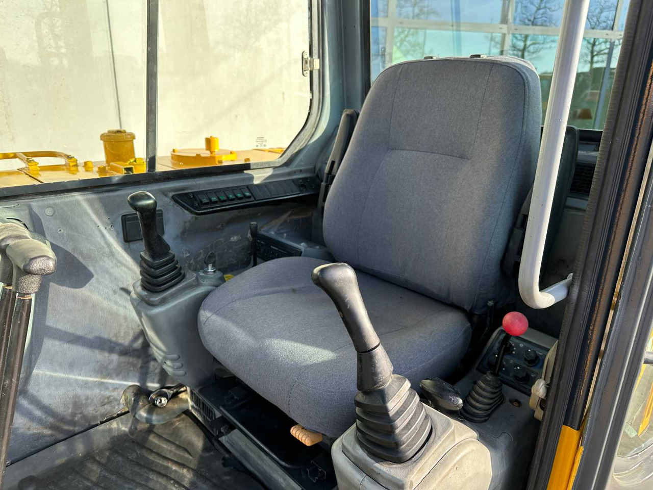 Гусеничный экскаватор Volvo EC55B: фото 35