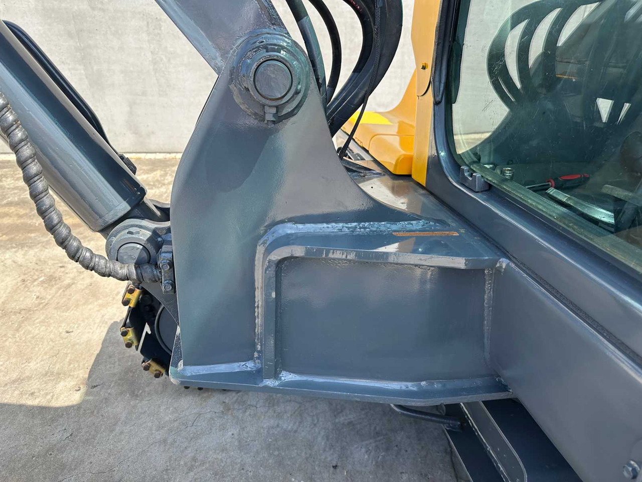 Гусеничный экскаватор Volvo EC55B: фото 14