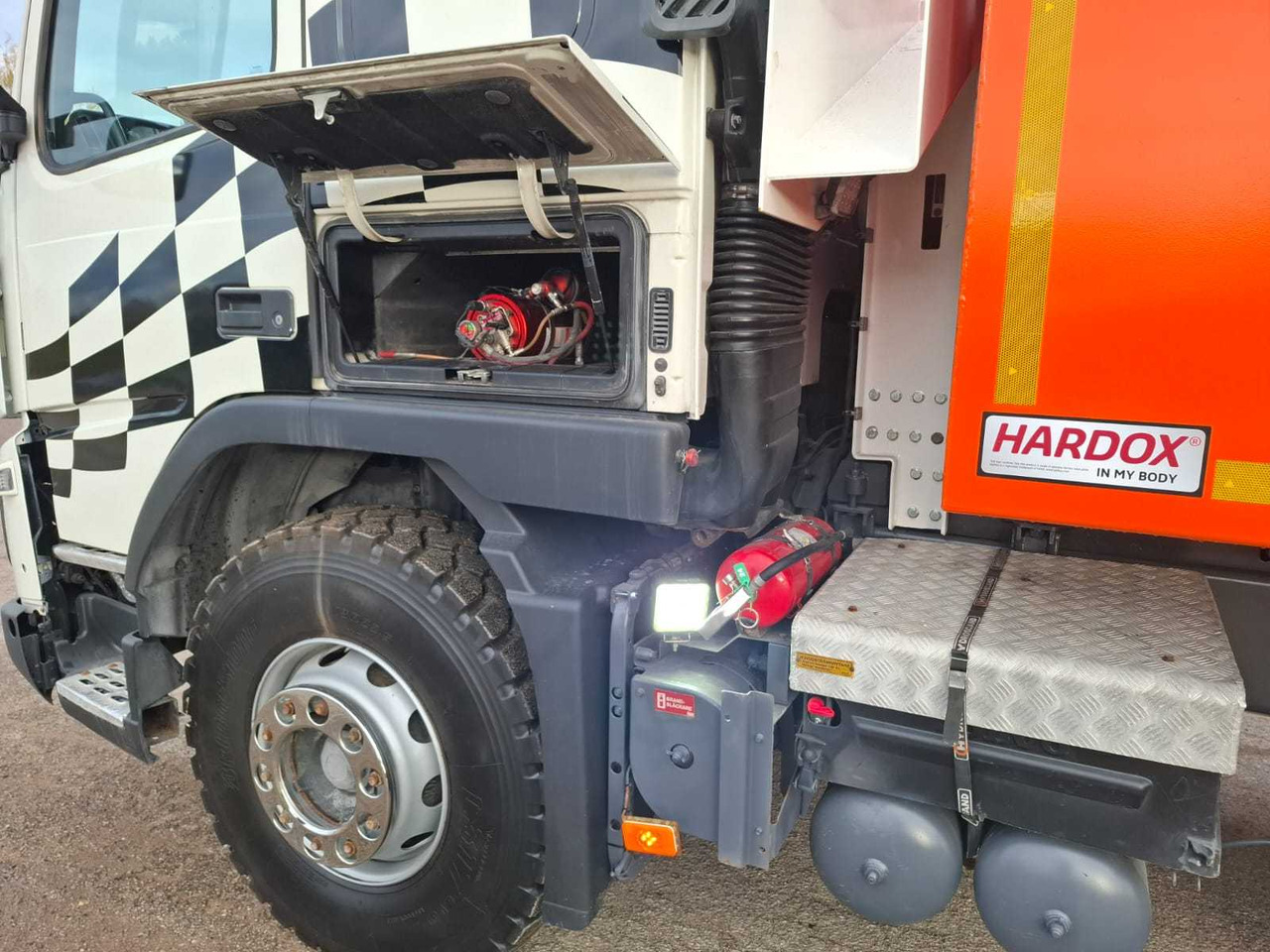 Volvo FM460 - Внедорожный самосвал: фото 4 Volvo FM460 - Внедорожный самосвал: фото 4