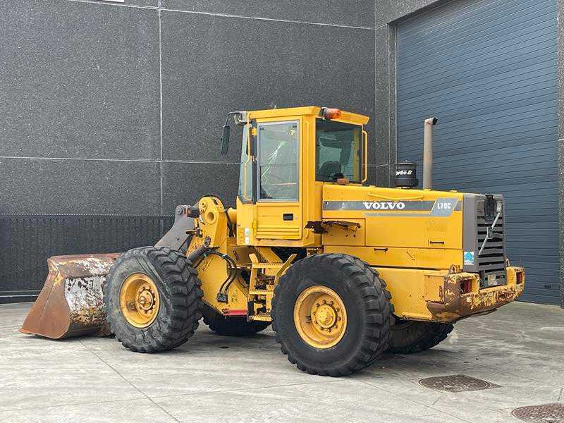 Volvo L70C - Мини-погрузчик с бортовым поворотом: фото 3 Volvo L70C - Мини-погрузчик с бортовым поворотом: фото 3