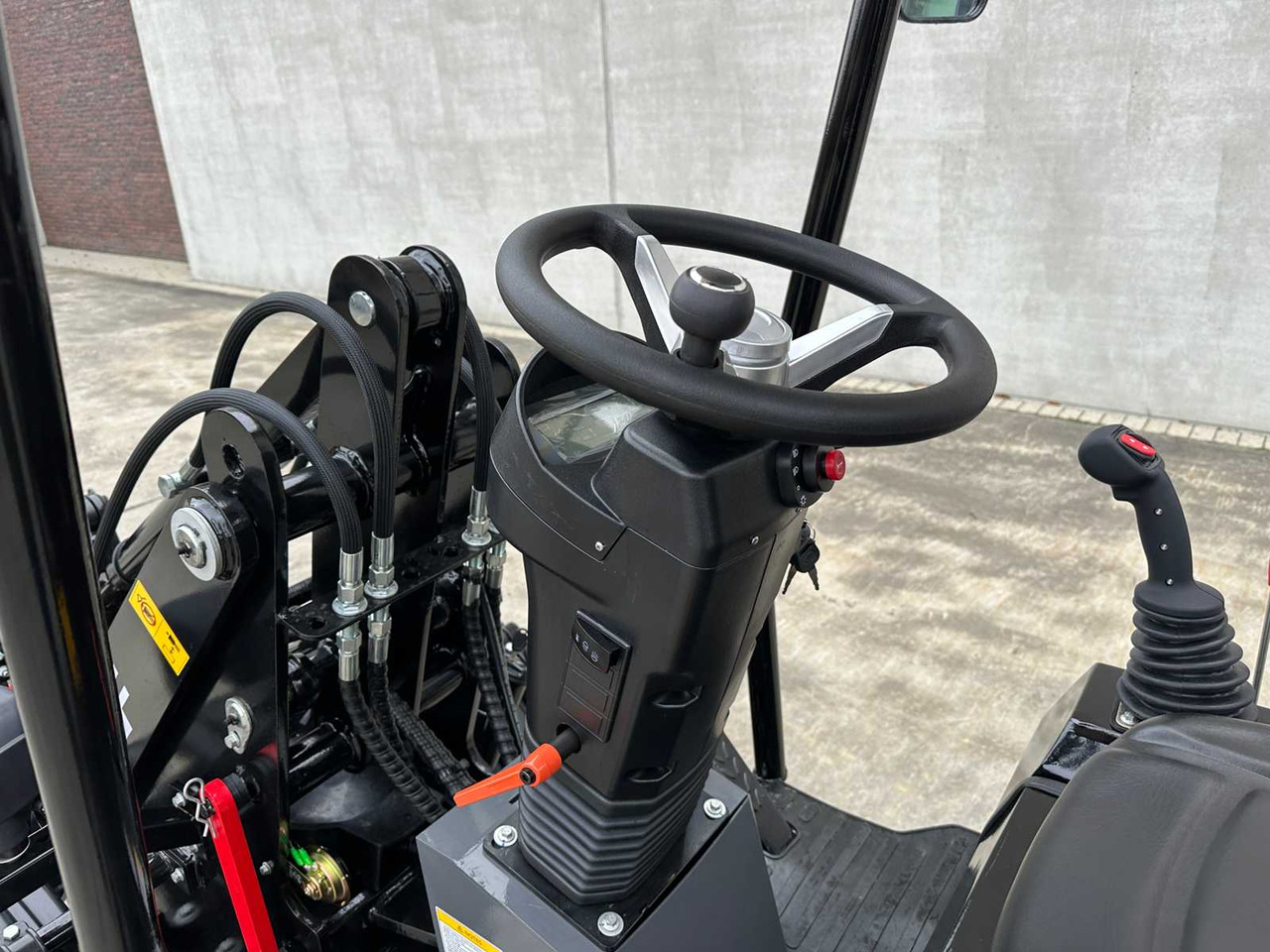 Колёсный погрузчик WOLF - 2025 - MINI 750 - WHEEL LOADER MINI 750: фото 33