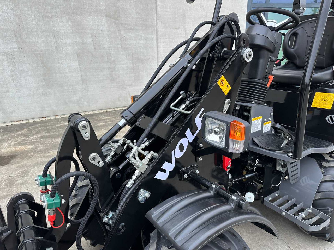 Колёсный погрузчик WOLF - 2025 - MINI 750 - WHEEL LOADER MINI 750: фото 16