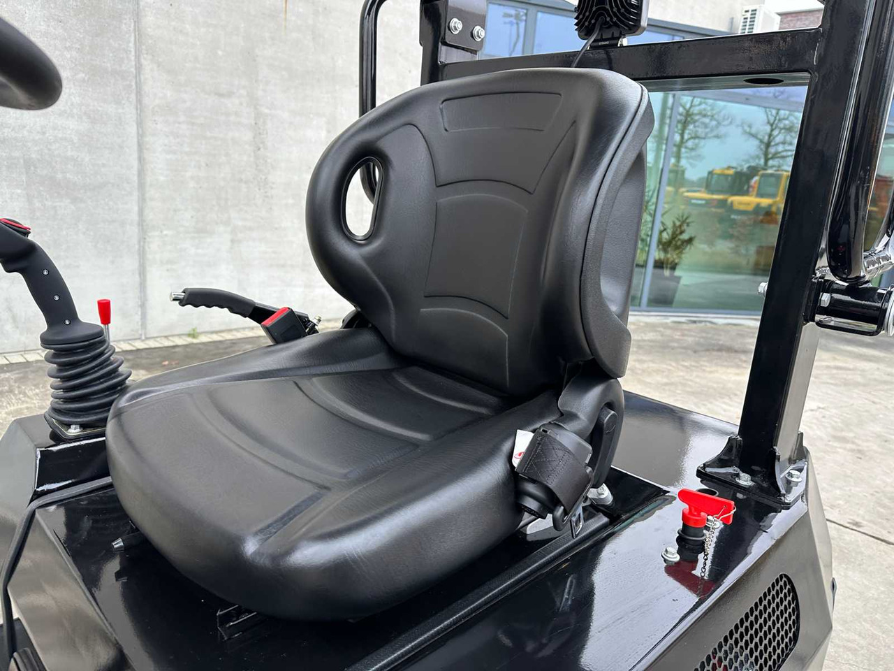 Колёсный погрузчик WOLF - 2025 - MINI 750 - WHEEL LOADER MINI 750: фото 32