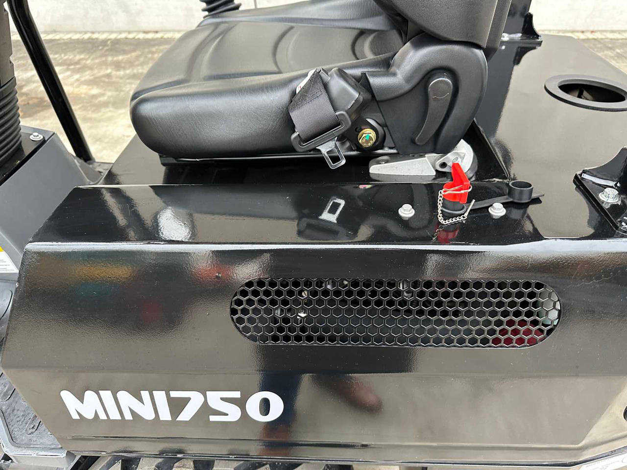 Колёсный погрузчик WOLF - 2025 - MINI 750 - WHEEL LOADER MINI 750: фото 31