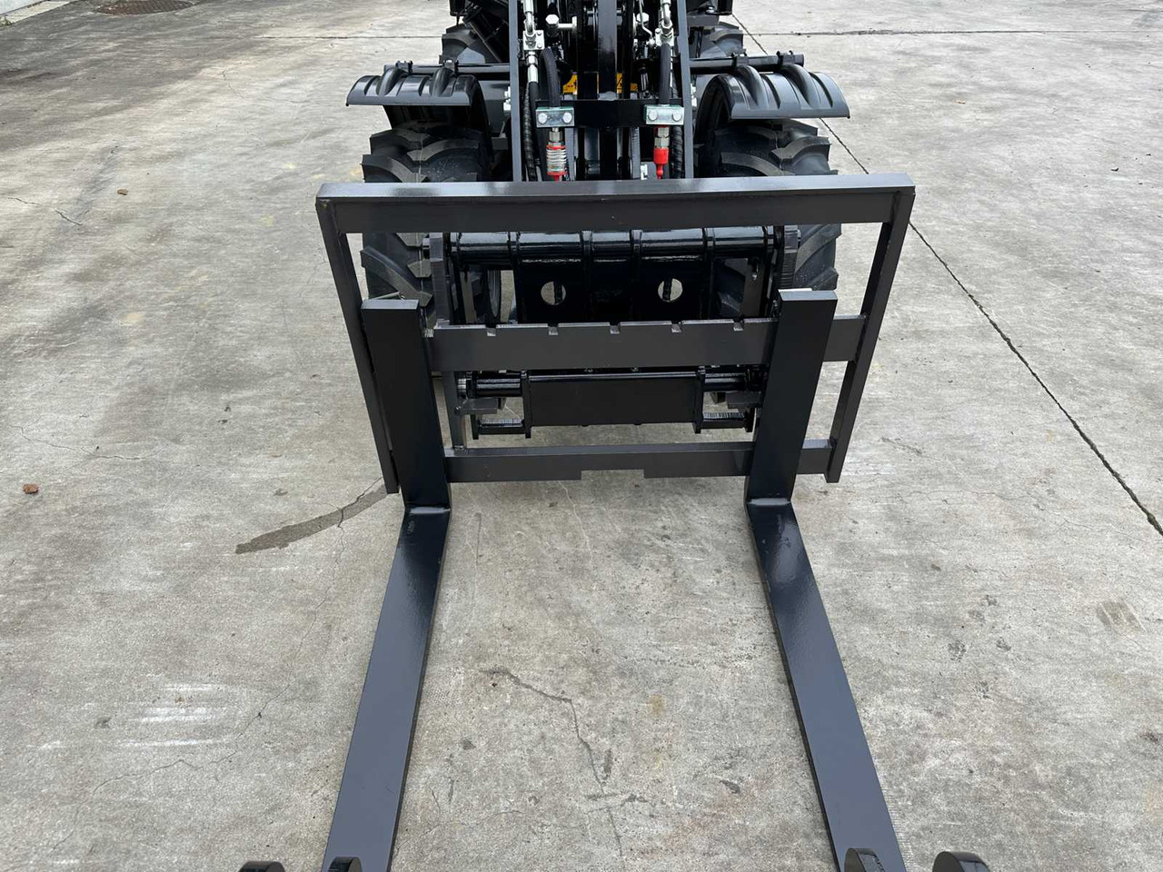 Колёсный погрузчик WOLF - 2025 - MINI 750 - WHEEL LOADER MINI 750: фото 12