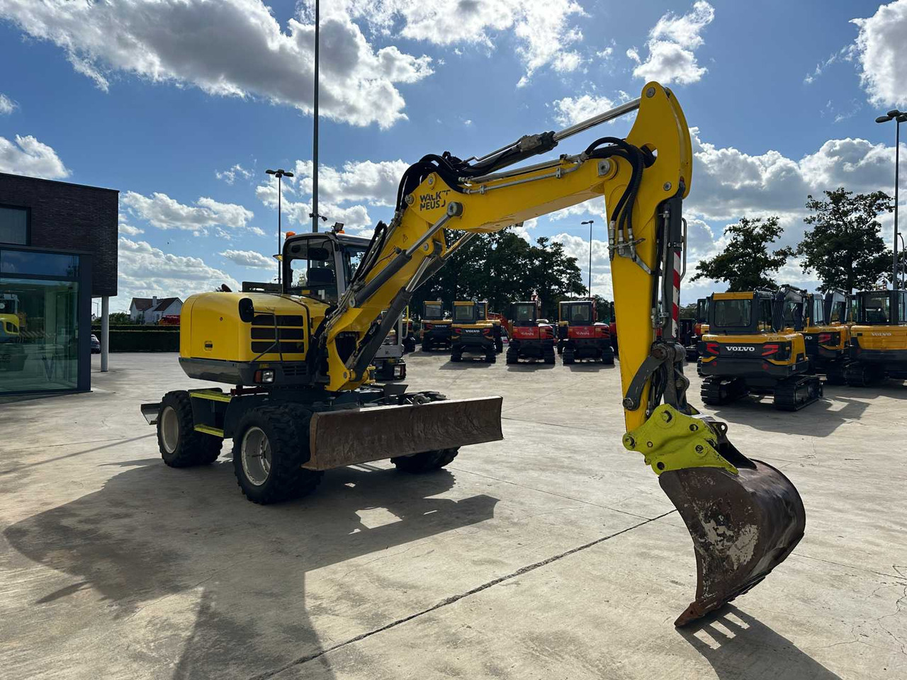 Wacker Neuson EW100 - Колёсный экскаватор: фото 3 Wacker Neuson EW100 - Колёсный экскаватор: фото 3