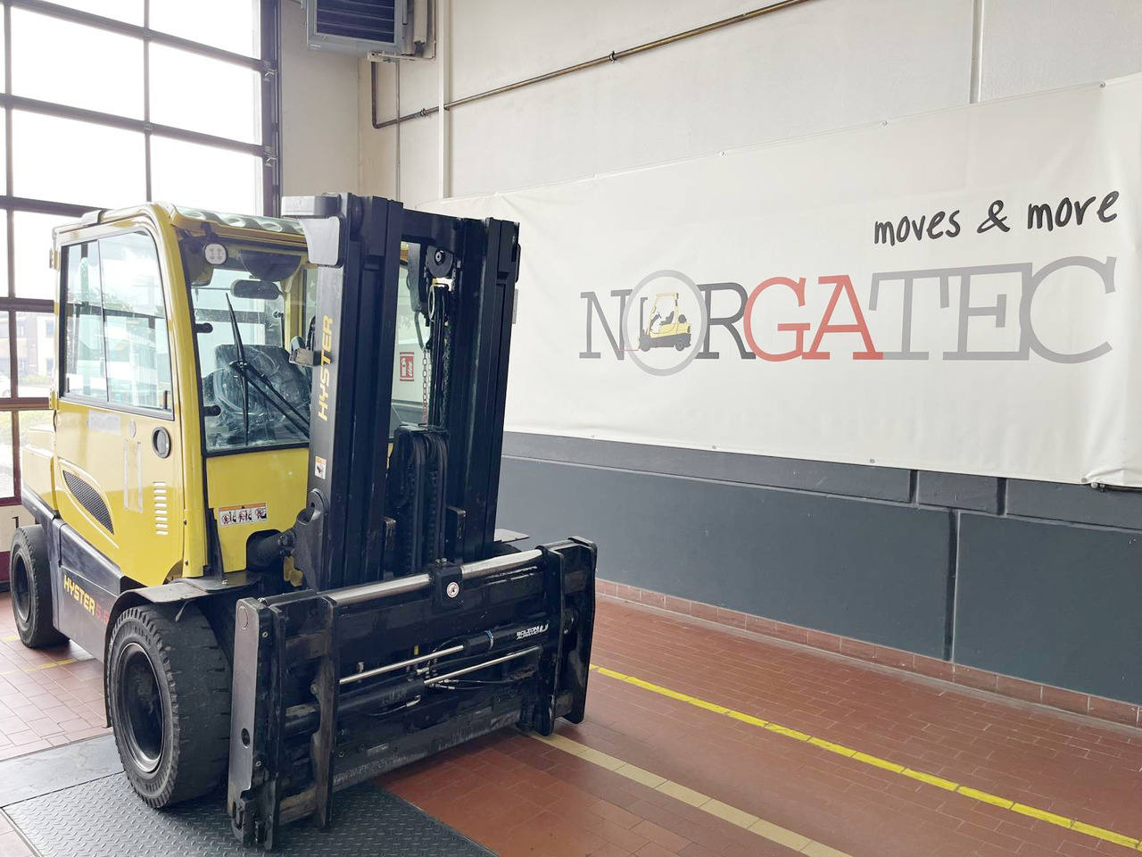 Hyster J5.5XN6 Advance - Электропогрузчик: фото 1 Hyster J5.5XN6 Advance - Электропогрузчик: фото 1