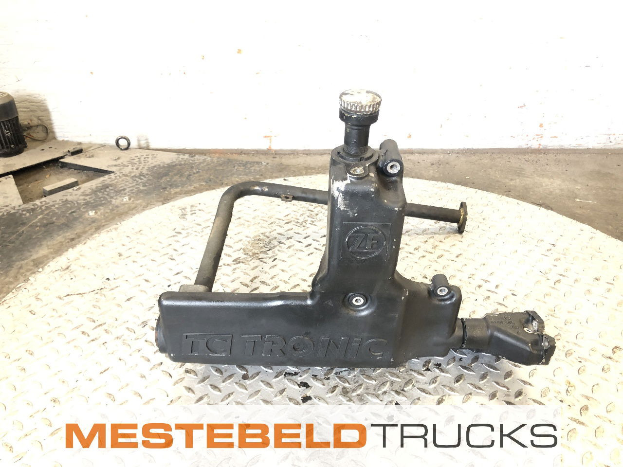 MAN Vloeistofreservoir WSK - Коробка передач и запчасти для Грузовиков: фото 1 MAN Vloeistofreservoir WSK - Коробка передач и запчасти для Грузовиков: фото 1