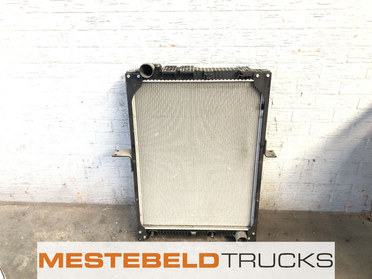 Mercedes-Benz Radiateur - Система охлаждения для Грузовиков: фото 2 Mercedes-Benz Radiateur - Система охлаждения для Грузовиков: фото 2