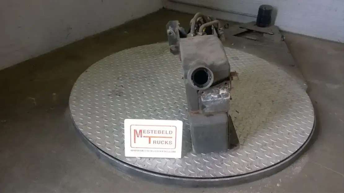 Renault Ad blue tank 20L  - Глушитель/ Выхлопная система для Грузовиков: фото 1 Renault Ad blue tank 20L  - Глушитель/ Выхлопная система для Грузовиков: фото 1