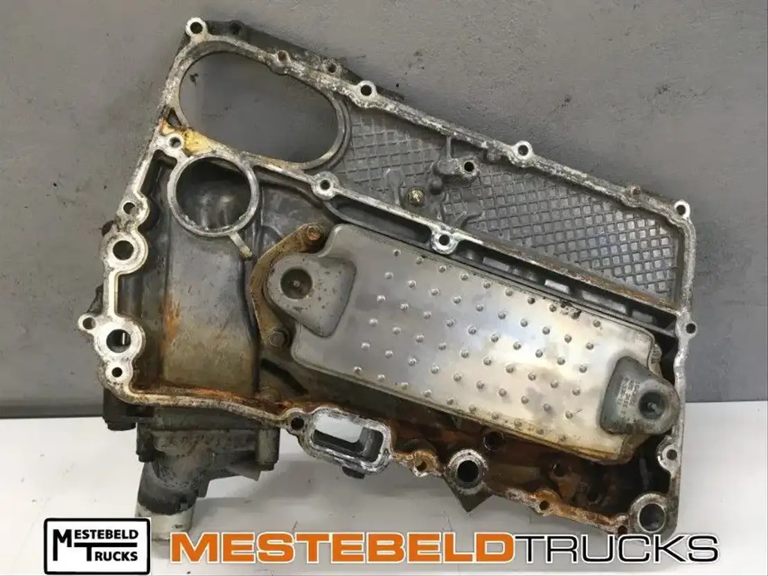 Scania Deksel met oliekoeler R400 - Двигатель для Грузовиков: фото 1 Scania Deksel met oliekoeler R400 - Двигатель для Грузовиков: фото 1