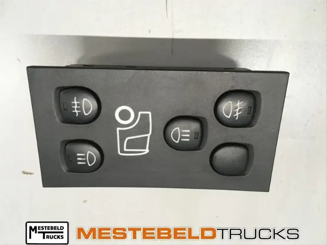 Scania S chakelaar verlichting - Электрическая система для Грузовиков: фото 1 Scania S chakelaar verlichting - Электрическая система для Грузовиков: фото 1