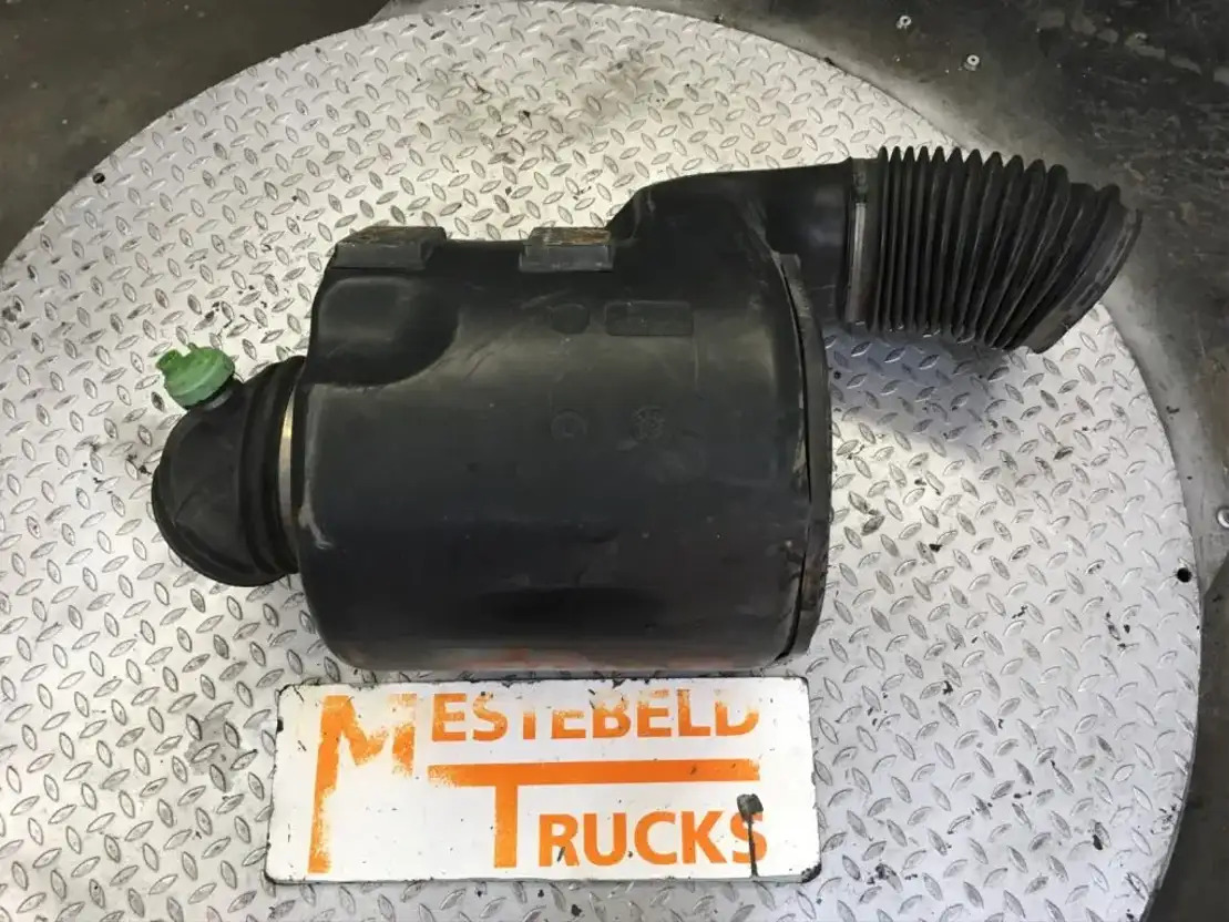 Volvo L uchtfilterhuis - Воздушный фильтр для Грузовиков: фото 1 Volvo L uchtfilterhuis - Воздушный фильтр для Грузовиков: фото 1