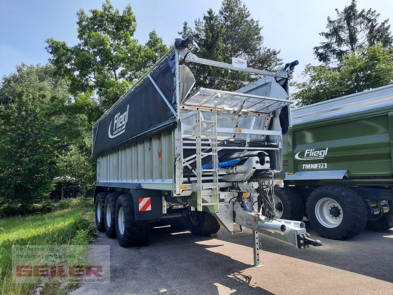 Fliegl ASW 381 TAURUS FOX 45m³ + Top Lift Light - Самозагружающийся прицеп: фото 2 Fliegl ASW 381 TAURUS FOX 45m³ + Top Lift Light - Самозагружающийся прицеп: фото 2
