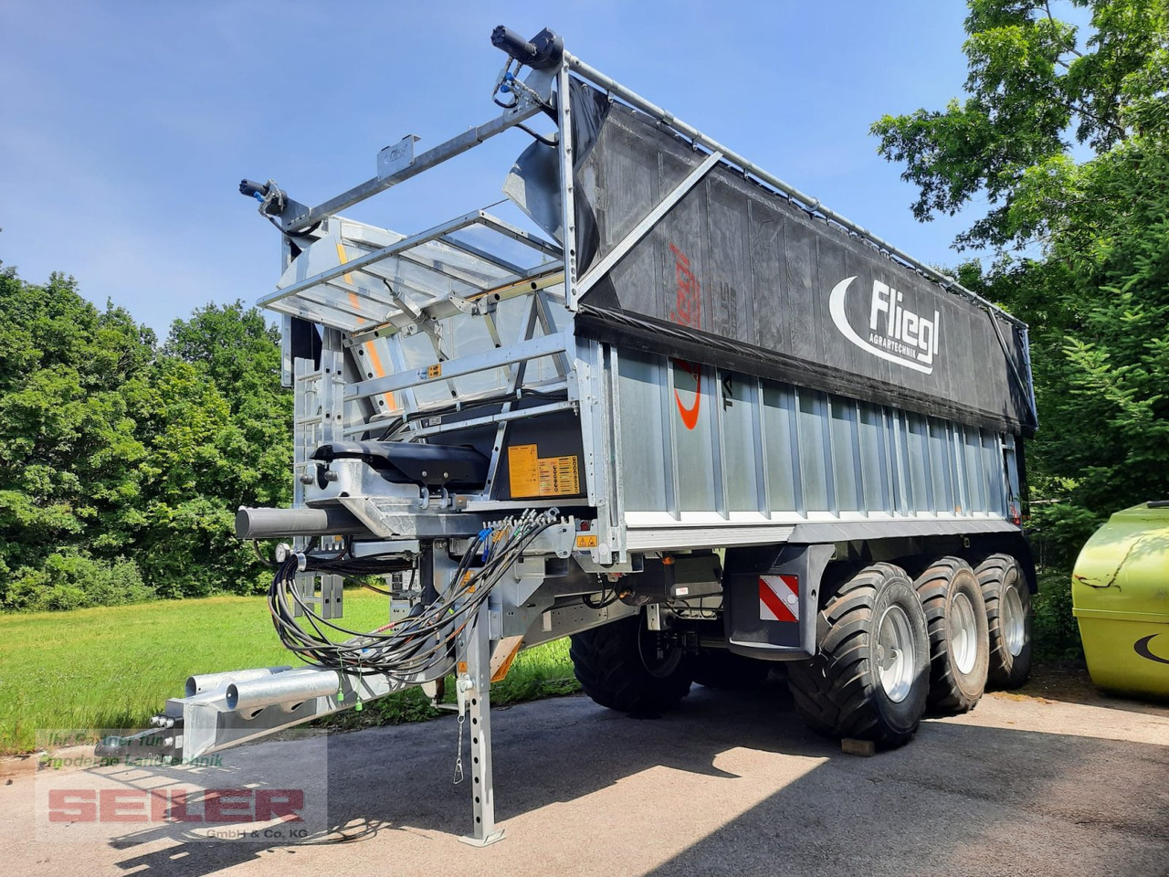 Fliegl ASW 381 TAURUS FOX 45m³ + Top Lift Light - Самозагружающийся прицеп: фото 1 Fliegl ASW 381 TAURUS FOX 45m³ + Top Lift Light - Самозагружающийся прицеп: фото 1