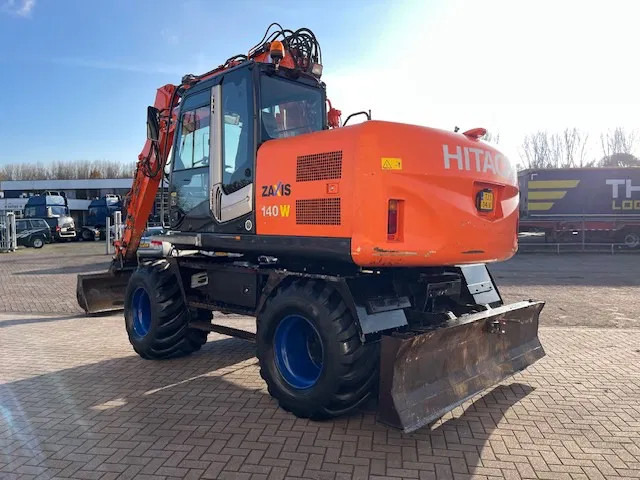 Hitachi ZX 140W-3 - Колёсный экскаватор: фото 3 Hitachi ZX 140W-3 - Колёсный экскаватор: фото 3