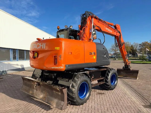 Hitachi ZX 140W-3 - Колёсный экскаватор: фото 4 Hitachi ZX 140W-3 - Колёсный экскаватор: фото 4