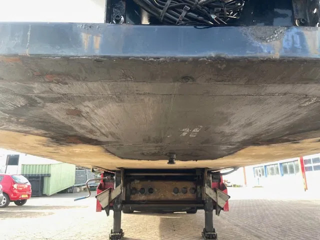 Kögel 3 AXELS (2X LIFT AXELS) DISK BRAKE 7CM FRIGO BOX - Полуприцеп-фургон: фото 4 Kögel 3 AXELS (2X LIFT AXELS) DISK BRAKE 7CM FRIGO BOX - Полуприцеп-фургон: фото 4