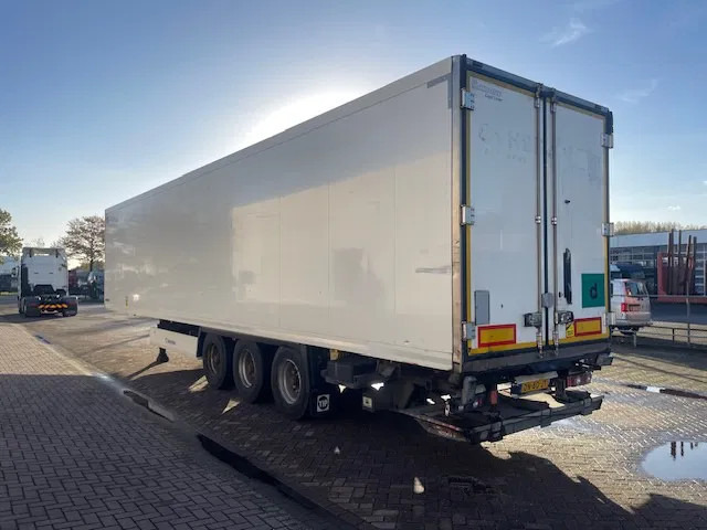 Krone SD THERMO KING Tail lift Lift axel - Полуприцеп-рефрижератор: фото 5 Krone SD THERMO KING Tail lift Lift axel - Полуприцеп-рефрижератор: фото 5