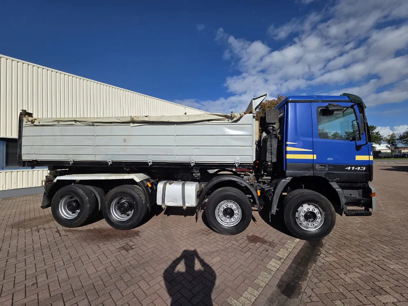 Mercedes-Benz Actros 4143 8X4 TIPPER (THREE PEDALS) - Самосвал: фото 2 Mercedes-Benz Actros 4143 8X4 TIPPER (THREE PEDALS) - Самосвал: фото 2