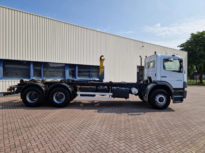 Mercedes-Benz Atego 2628 6x4 Euro 3 Manual Gear full steel suspension - Крюковой мультилифт: фото 4 Mercedes-Benz Atego 2628 6x4 Euro 3 Manual Gear full steel suspension - Крюковой мультилифт: фото 4