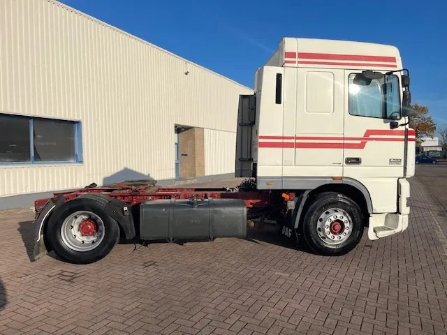 DAF XF 95.430 Manual-Gear Euro 3 - Тягач: фото 5 DAF XF 95.430 Manual-Gear Euro 3 - Тягач: фото 5