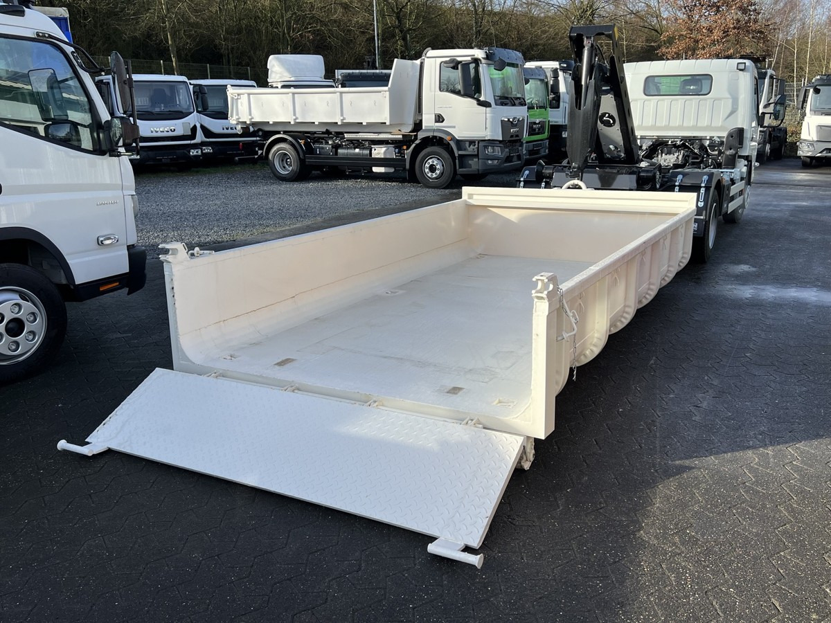 FUSO Canter FUSO 7C18 City Abrollkipper - Крюковой мультилифт: фото 4 FUSO Canter FUSO 7C18 City Abrollkipper - Крюковой мультилифт: фото 4