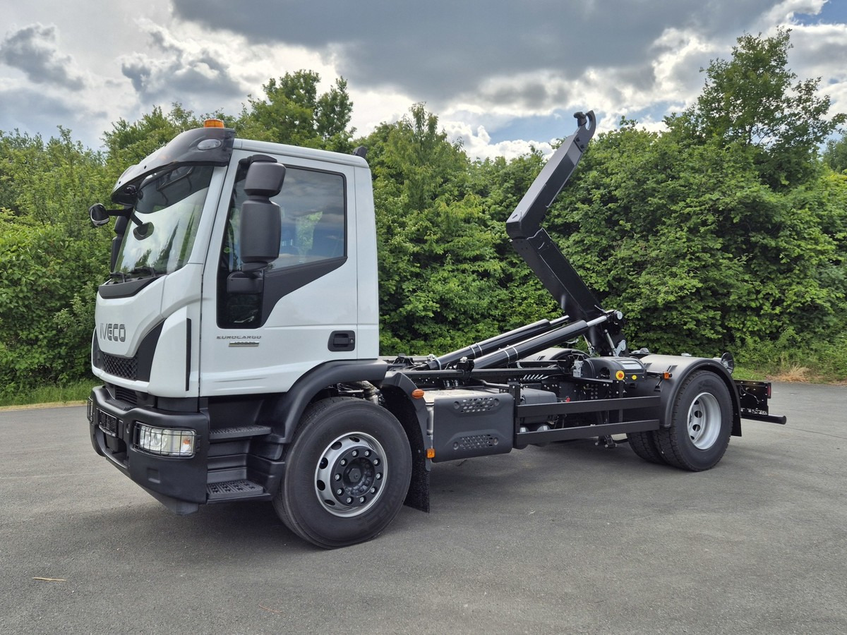 IVECO Euro Cargo 180E32 4x2 Abrollkipper Teleskoparm - Крюковой мультилифт: фото 1 IVECO Euro Cargo 180E32 4x2 Abrollkipper Teleskoparm - Крюковой мультилифт: фото 1