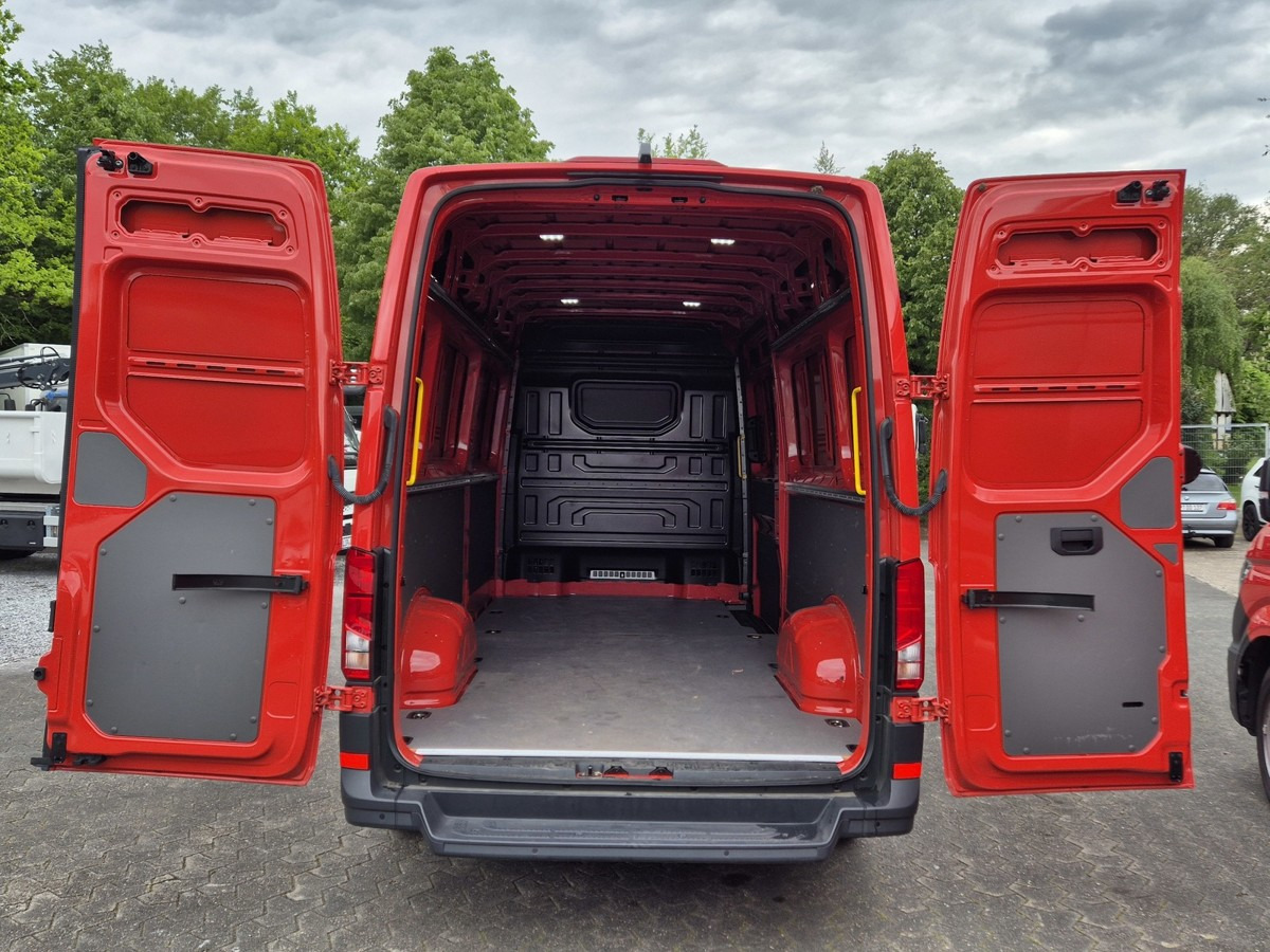 VW Crafter 35 Maxi L4H3 1Hand PDC nur 9tkm! - Цельнометаллический фургон: фото 4 VW Crafter 35 Maxi L4H3 1Hand PDC nur 9tkm! - Цельнометаллический фургон: фото 4