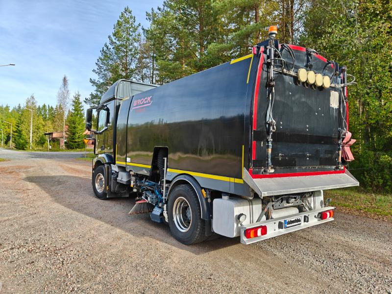 Brock SL280/2 MB Actros 1833 - Подметально-уборочная машина: фото 4 Brock SL280/2 MB Actros 1833 - Подметально-уборочная машина: фото 4