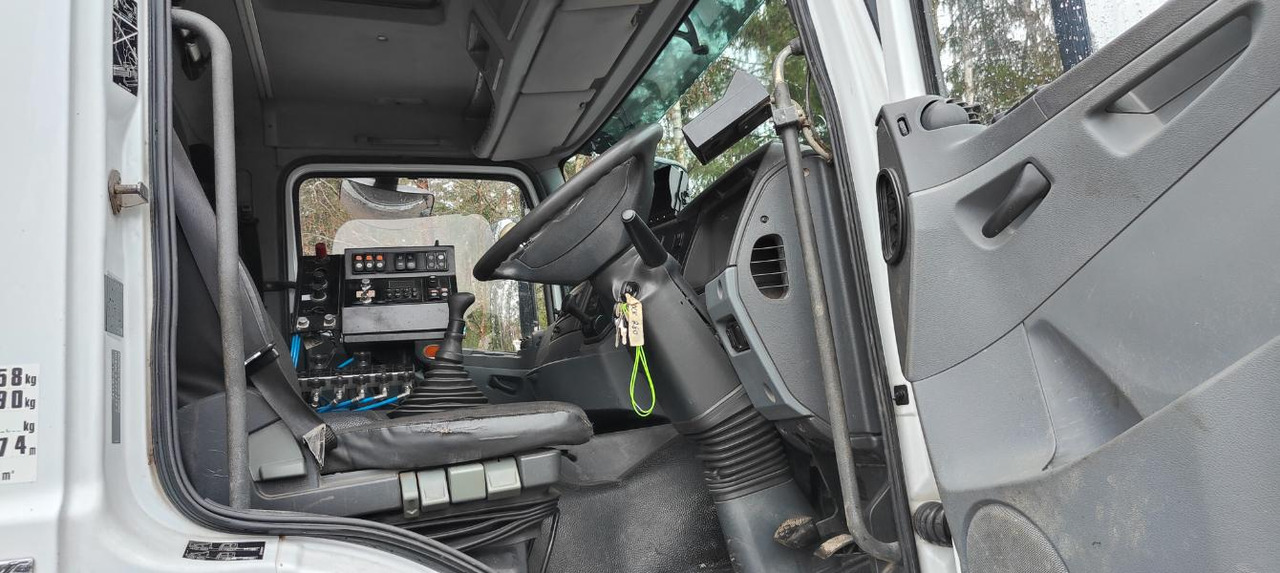 Brock SL280/2K MB Axor 1829 - Подметально-уборочная машина: фото 5 Brock SL280/2K MB Axor 1829 - Подметально-уборочная машина: фото 5