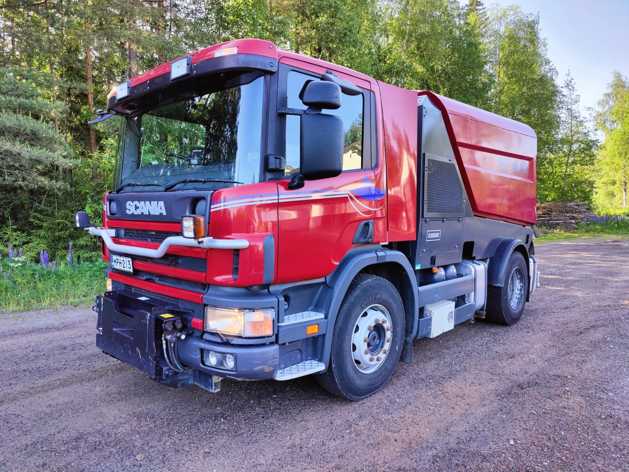 SCHMIDT SK650 / Scania P94 - Подметально-уборочная машина: фото 2 SCHMIDT SK650 / Scania P94 - Подметально-уборочная машина: фото 2