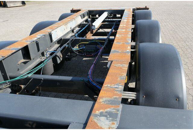 Fliegl SDS 380 SDS01, 20/30 & 40 Fuß Container, BPW - Низкорамный полуприцеп: фото 4 Fliegl SDS 380 SDS01, 20/30 & 40 Fuß Container, BPW - Низкорамный полуприцеп: фото 4