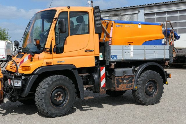 Unimog U 300 4x4, Schmidt, Streuer, Schild, Klima,27tkm - Грузовик: фото 2 Unimog U 300 4x4, Schmidt, Streuer, Schild, Klima,27tkm - Грузовик: фото 2