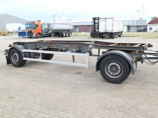 Hüffermann HSA 18.70, Container, Schlitten, SAF, Luftfed. Hüffermann HSA 18.70, Container, Schlitten, SAF, Luftfed. - Прицеп мультилифт/ Бункеровоз: фото 4 Hüffermann HSA 18.70, Container, Schlitten, SAF, Luftfed. Hüffermann HSA 18.70, Container, Schlitten, SAF, Luftfed. - Прицеп мультилифт/ Бункеровоз: фото 4
