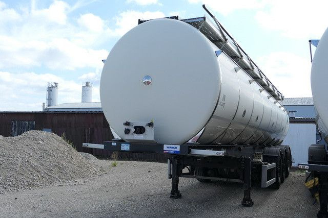 Menci SA 105, isoliert, 32m³, 4 Kammern, Alu-Felgen - Полуприцеп-цистерна: фото 4 Menci SA 105, isoliert, 32m³, 4 Kammern, Alu-Felgen - Полуприцеп-цистерна: фото 4