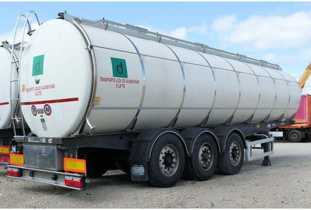 Menci SA 105, isoliert, 32m³, 4 Kammern, Alu-Felgen - Полуприцеп-цистерна: фото 3 Menci SA 105, isoliert, 32m³, 4 Kammern, Alu-Felgen - Полуприцеп-цистерна: фото 3