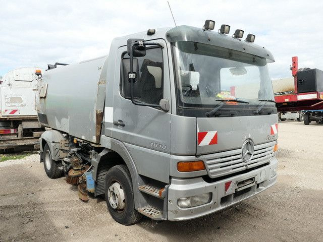 Mercedes-Benz 1018 KO atego 4x2, Bucher-Schörling, Klima - Подметально-уборочная машина: фото 3 Mercedes-Benz 1018 KO atego 4x2, Bucher-Schörling, Klima - Подметально-уборочная машина: фото 3