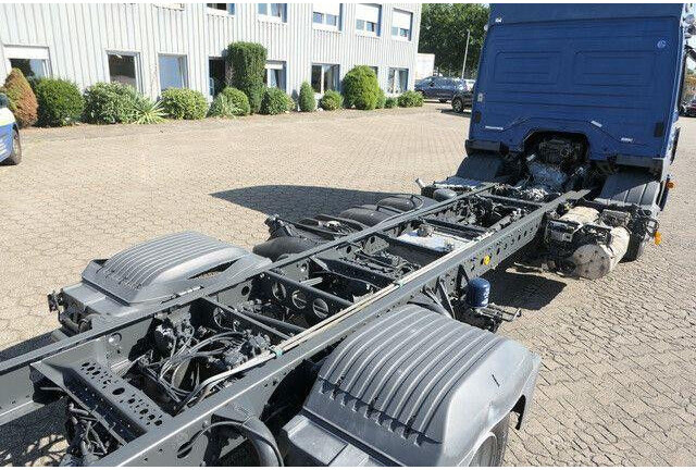 Mercedes-Benz 918 L Atego 4x2, Nebenantrieb, Standklima - Грузовик-шасси: фото 4 Mercedes-Benz 918 L Atego 4x2, Nebenantrieb, Standklima - Грузовик-шасси: фото 4