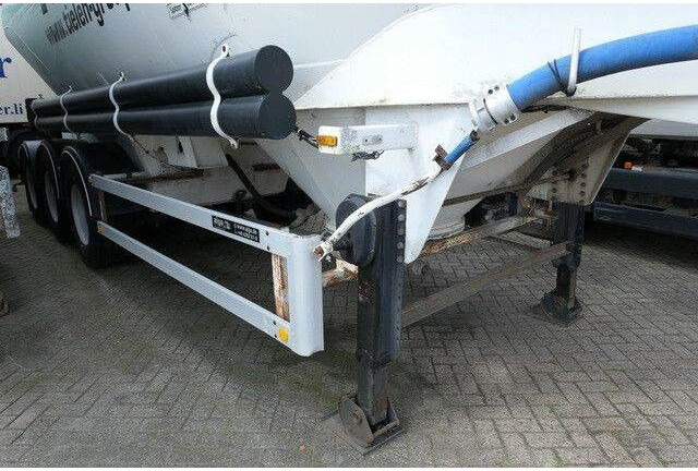 SPITZER SF 2737 PI, Zement, 37m³, Alu-Felgen, 1 Kammer - Полуприцеп-цистерна: фото 3 SPITZER SF 2737 PI, Zement, 37m³, Alu-Felgen, 1 Kammer - Полуприцеп-цистерна: фото 3