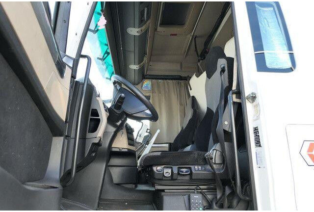 MAN 18.500 TGX 4x2, Intarder, Spoiler, Klima,2x Tank - Тягач: фото 4 MAN 18.500 TGX 4x2, Intarder, Spoiler, Klima,2x Tank - Тягач: фото 4