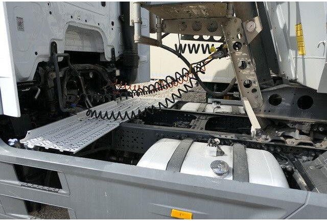 Mercedes-Benz 1843 LS Actros, MP4, Retarder, Waage, Spoiler - Тягач: фото 3 Mercedes-Benz 1843 LS Actros, MP4, Retarder, Waage, Spoiler - Тягач: фото 3